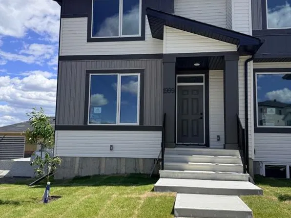 1999 W McCaskill Dr, Crossfield, AB T0M 0S0