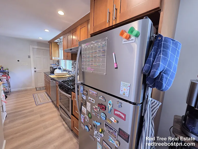 12 Louise Rd — Photo 6
