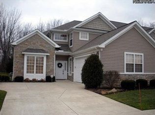 29305 Hummingbird Cir #3, Westlake, OH 44145