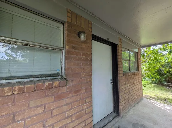 Woodrow Apartments, 975 Woodrow St, Beaumont, TX 77705