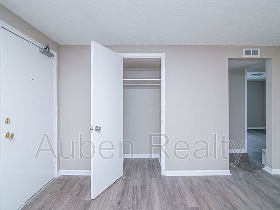 3rd image of 1927 Central Ave #23D