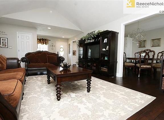 5th image of 904 NE Bryant Dr