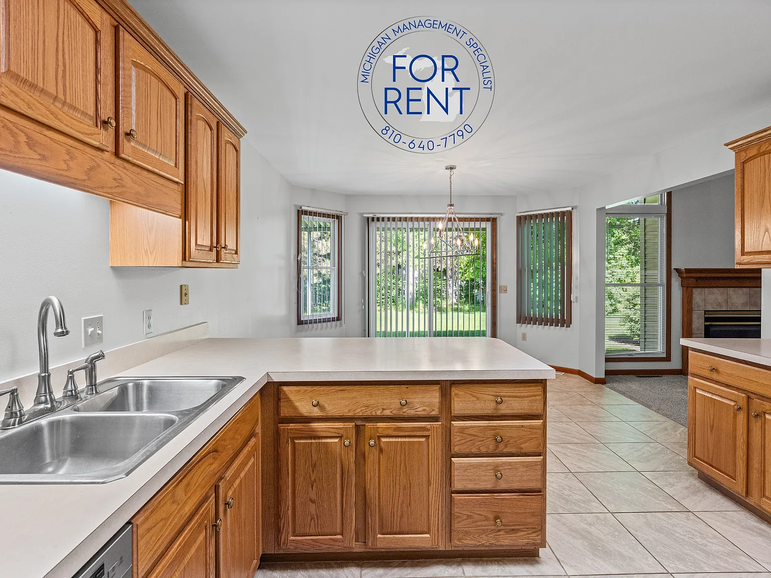 Silverwood Dr 3263 - 1 — Photo 2