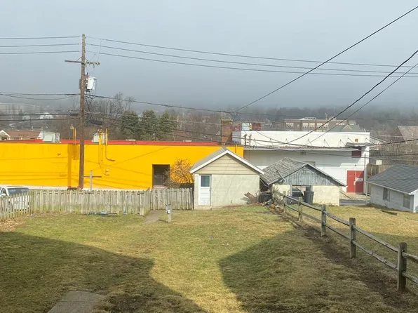 261 Lehigh Ave, Palmerton, PA 18071