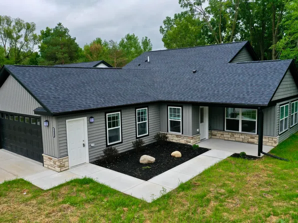1452 Clark St, Lake Odessa, MI 48849
