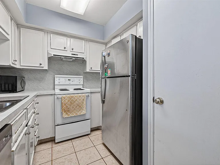 6470 Bayou Glen Rd #6470 — Photo 8