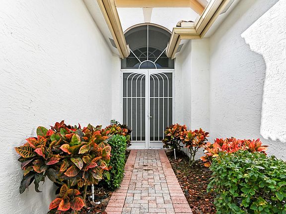 2nd image of 11613 Puerto Boulevard