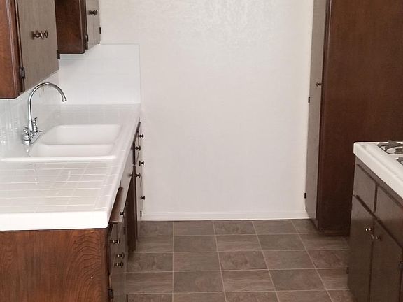 4th image of 625 S Grevillea Ave APT 2