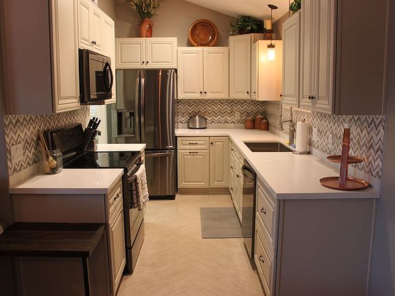 2nd image of 18638 N 46th Dr