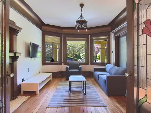 1517 Comox St #1, Vancouver, BC V6G 1P3