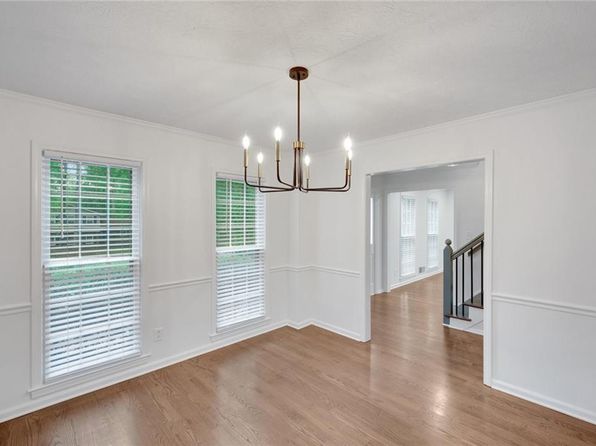 4536 Mountain Creek Dr NE, Roswell, GA 30075