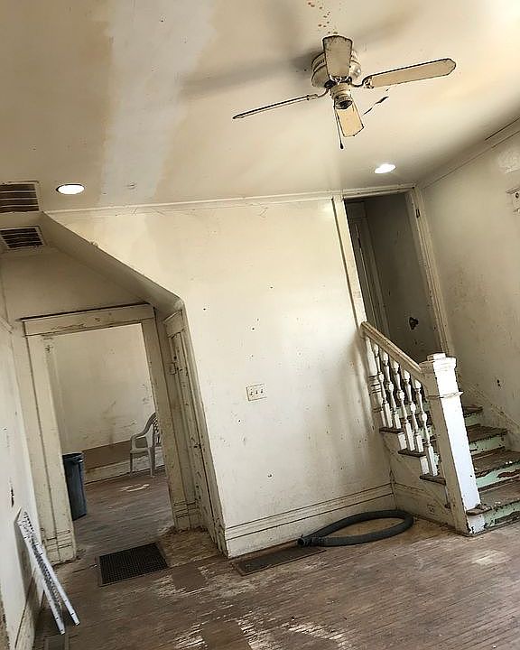 2nd image of 1222 S Houston Ave