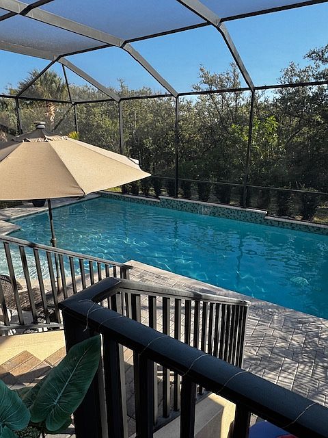 Outdoor living - Pool and Patio fully enclosed (furniture not included)