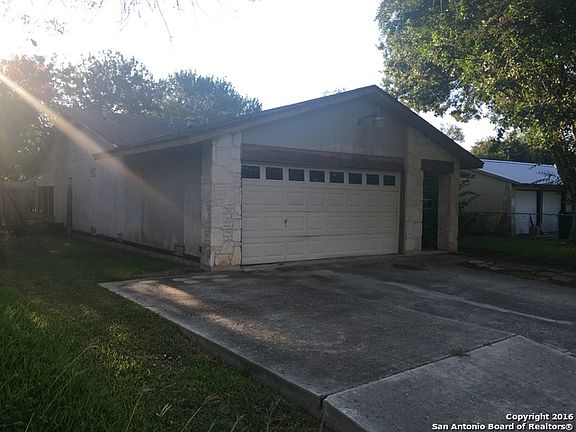 3rd image of 1042 HICKORY TRAIL ST