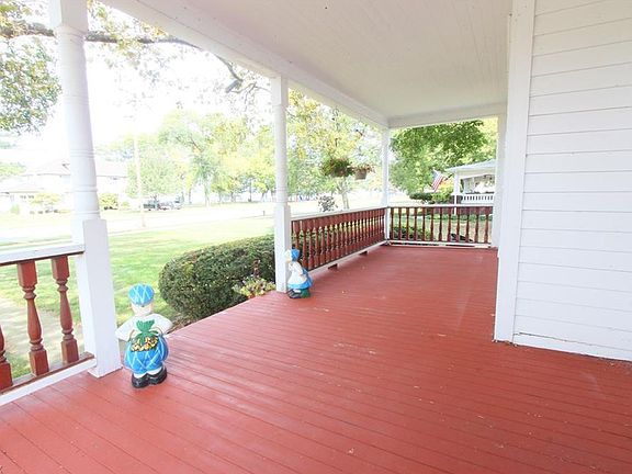 3rd image of 1838 E Erie Ave