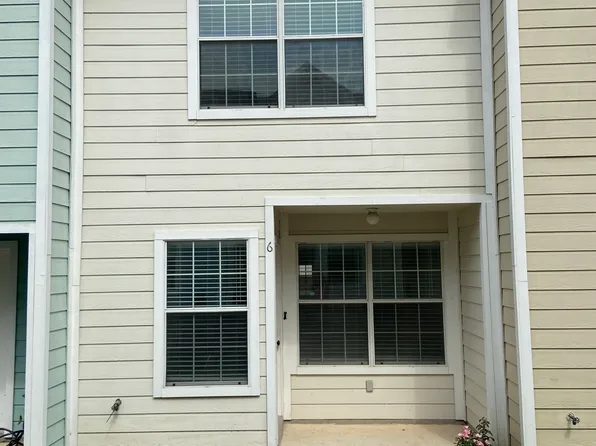 6 Bratton Dr, San Antonio, TX 78245