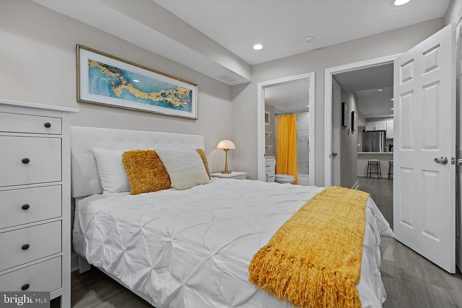 1 bed, 1100 sqft, $1,695 — Photo 4