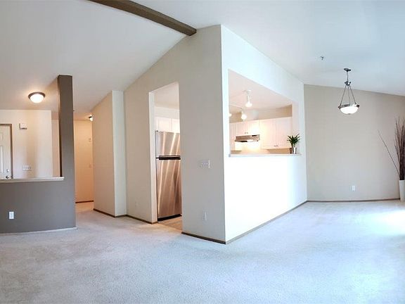 4th image of 10825 SE 200th St APT E302