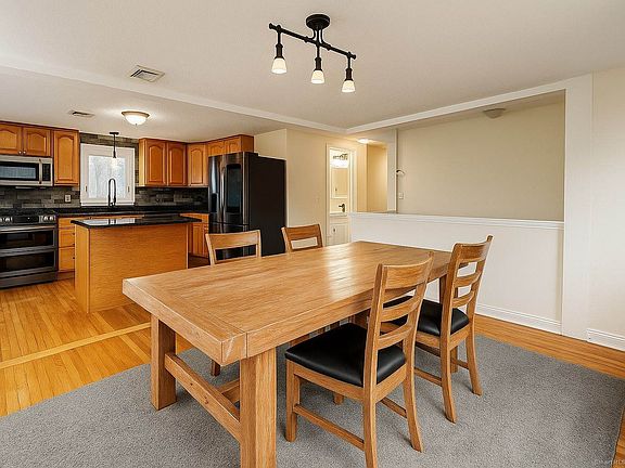 2nd image of 351 Harland Rd