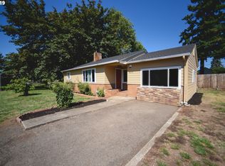 686 Tinamou Ln, Springfield, OR 97477