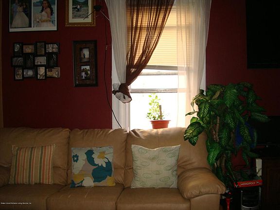 5th image of 680 College Ave