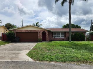 2084 S Palm Cir, North Palm Beach, FL 33408
