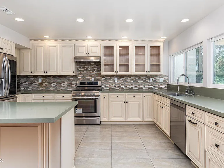781 Starlight Heights Dr — Photo 9