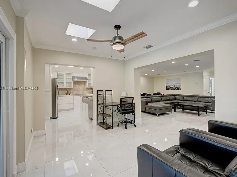 1311 Rodman St — Photo 29