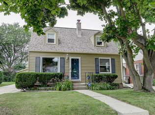 3329 N 92nd St, Milwaukee, WI 53222