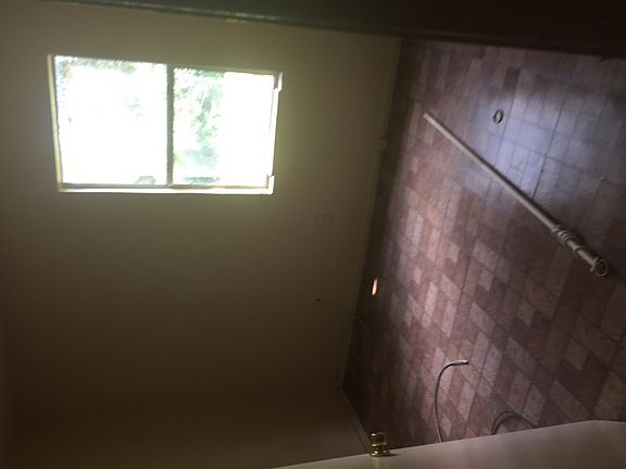 5th image of 3031 Anderson St