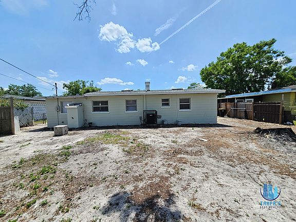 3rd image of 2704 Sunshine Dr S