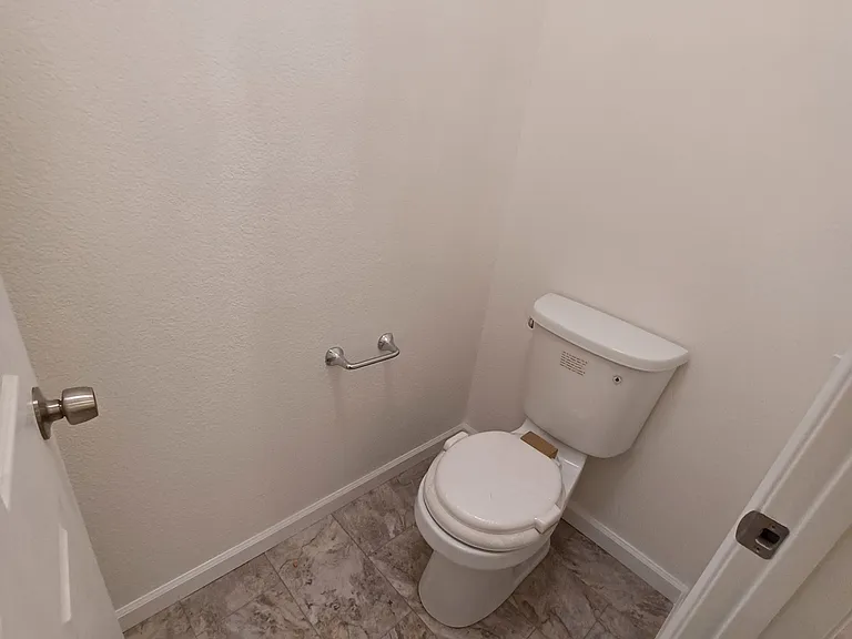 585 Hildale Cir — Photo 14