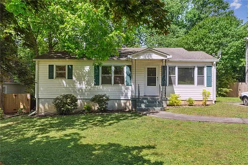 1682 Bridgeport Dr NE Photo 1