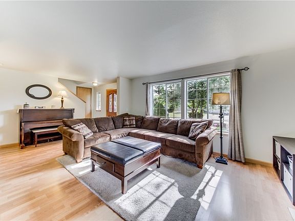 4th image of 15922 43rd Avenue Ct E