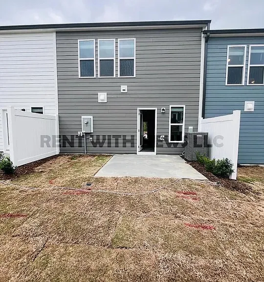 851 McKenzie Park Ter — Photo 19