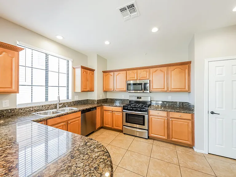 2373 W Sleepy Ranch Rd — Photo 10