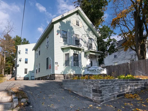 94 1st St APT 4, Lowell, MA 01850