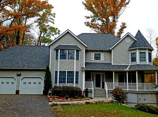 11840 Arbor Glen Dr, Chardon, OH 44024