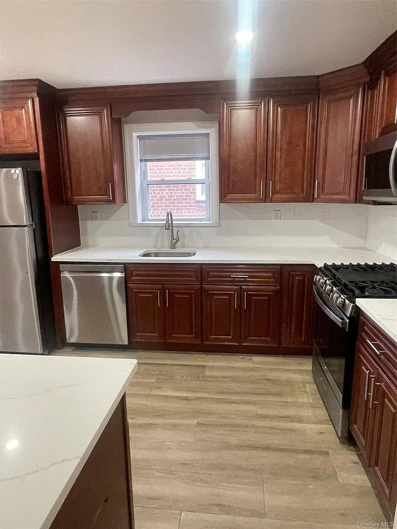 Building Photo - 1226 Bergen Ave #3