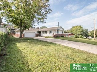 10613 Decatur St, Omaha, NE 68114