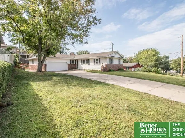 10613 Decatur St, Omaha, NE 68114