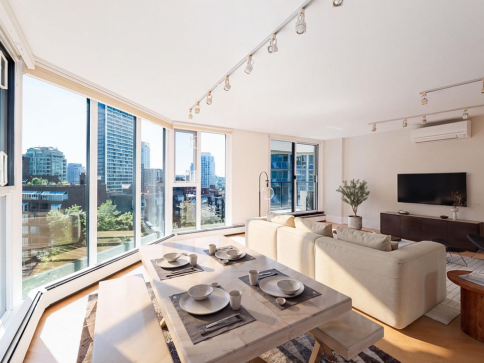 1st image of 1010 Burnaby St #905