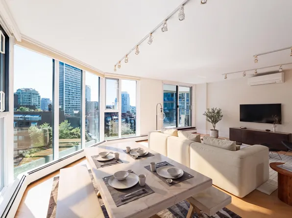 1010 Burnaby St #905, Vancouver, BC V6E 4L8