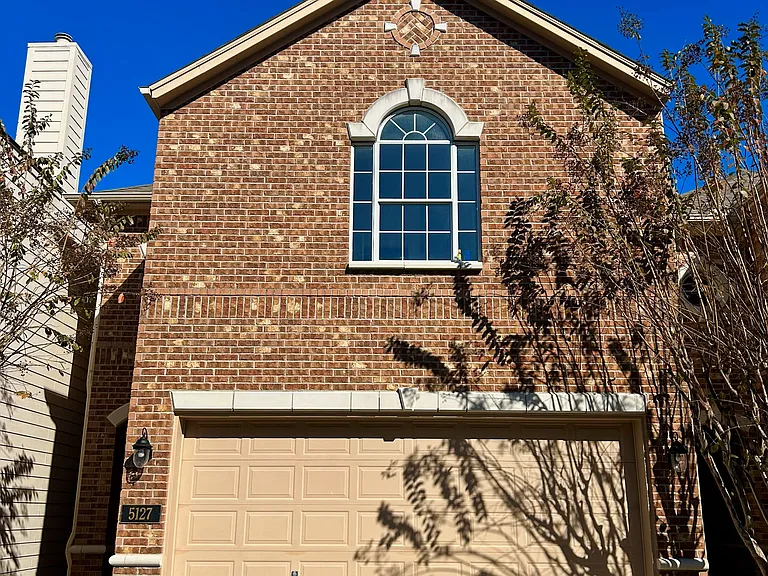 5127 Oasis Park — Photo 1