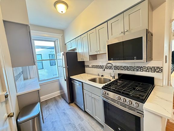 2nd image of 4 Carol Ave APT 6