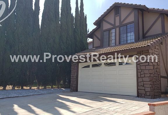 3rd image of 14733 Mountain High Dr