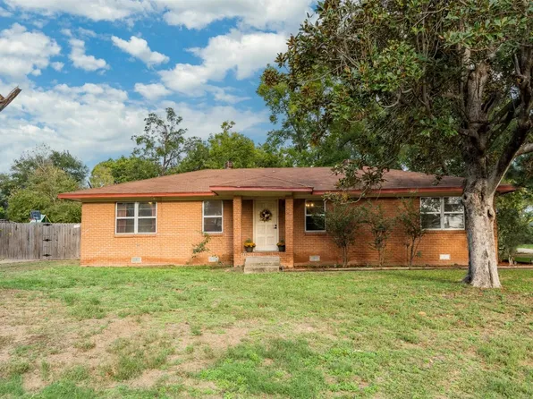 202 N College St, Malakoff, TX 75148