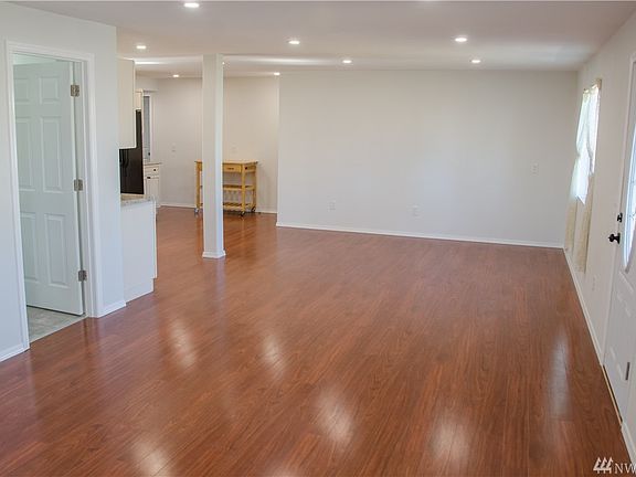 3rd image of 705 N Rainier St