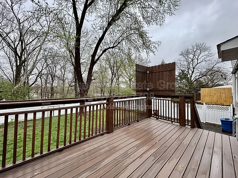 7105 Circleview Dr — Photo 16