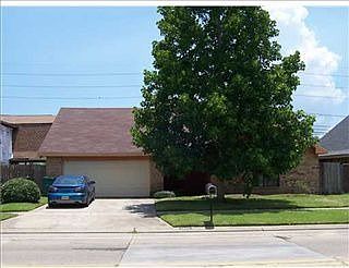 1st image of 1400 Cambridge Dr
